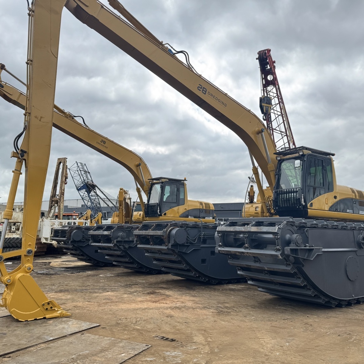 Amphibious excavator 5