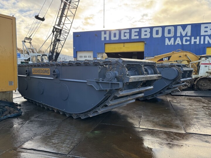28 dredging dredg 20 amphibious pontoons 2